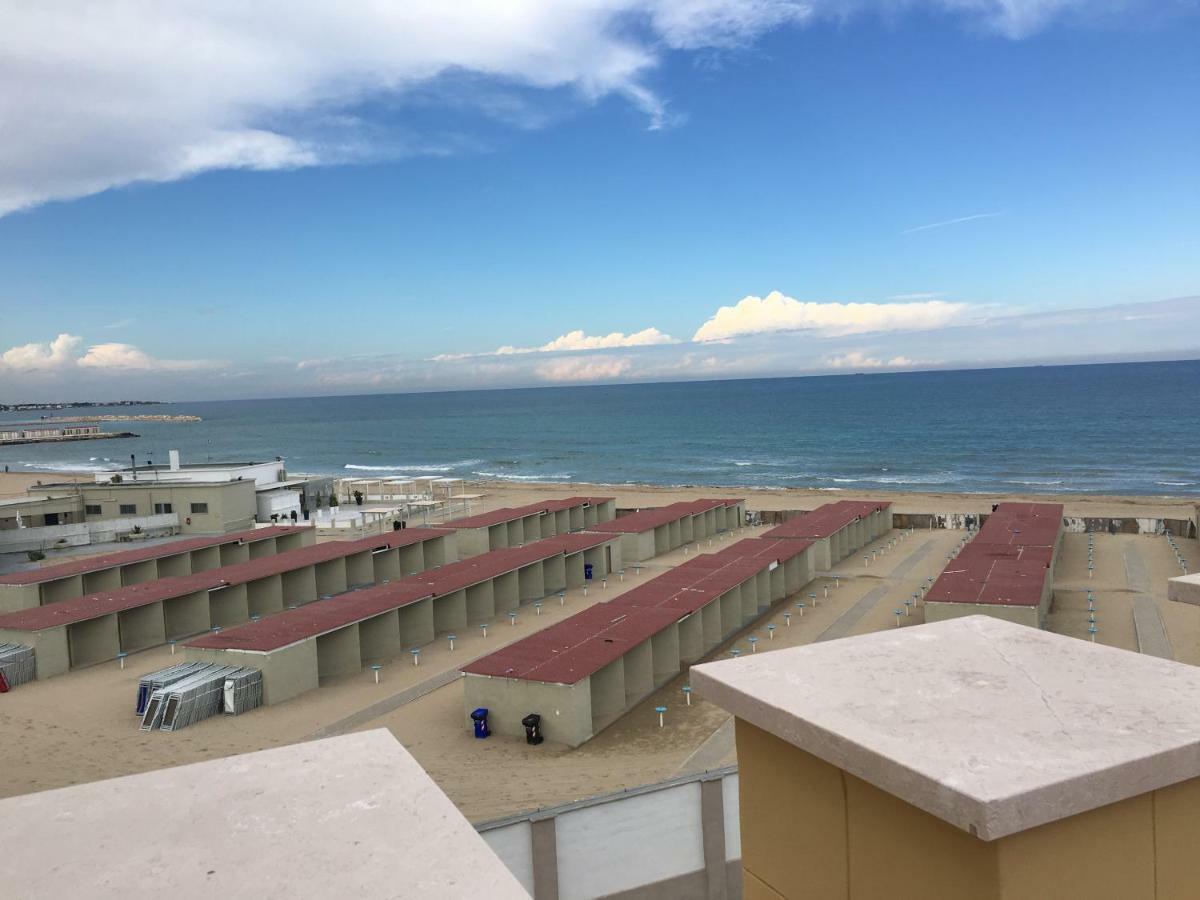 Appartamento Di Fronte Al Mare By Apulia Accommodation Bari Dış mekan fotoğraf